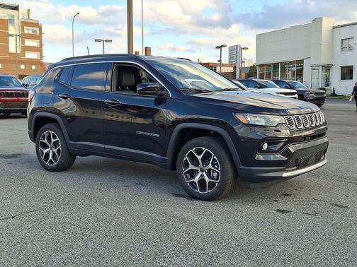 Diamond Black Crystal Pearlcoat 2026 Jeep Compass Limited