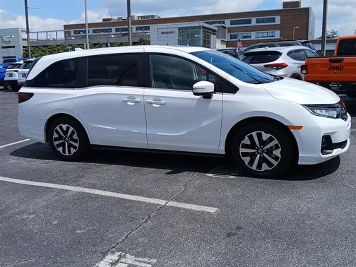 Platinum White Pearl 2025 Honda Odyssey EX-L