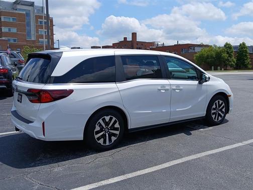 Platinum White Pearl 2025 Honda Odyssey EX-L
