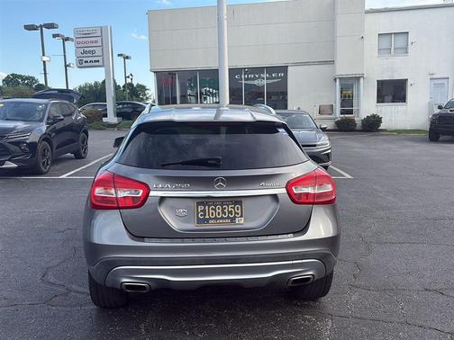 Mountain Gray Metallic 2016 Mercedes-Benz GLA-Class 4MATIC