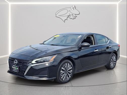 Super Black 2024 Nissan Altima 2.5 SV