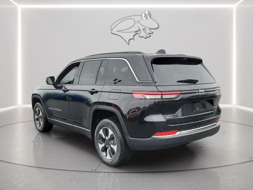 Diamond Black Crystal Pearlcoat 2024 Jeep Grand Cherokee 4xe Base