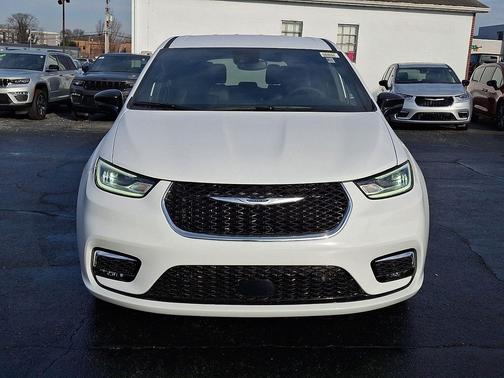 2026 Chrysler Pacifica L