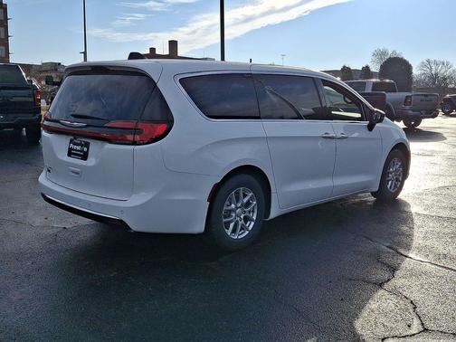 2026 Chrysler Pacifica L