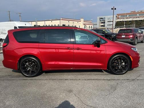 2025 Chrysler Pacifica Limited