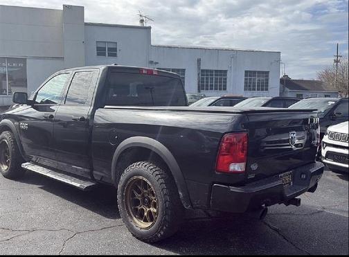 Brilliant Black Crystal Pearlcoat 2017 RAM 1500 Express