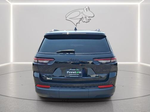 Diamond Black Crystal Pearlcoat 2023 Jeep Grand Cherokee L Altitude