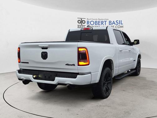 Bright White Clearcoat 2020 RAM 1500 Laramie