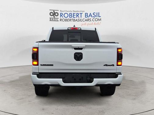 Bright White Clearcoat 2020 RAM 1500 Laramie