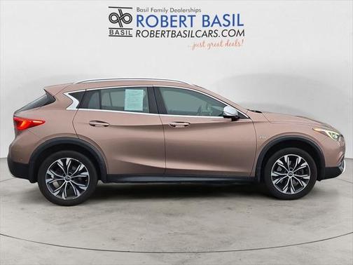 2018 INFINITI QX30 ESSENTIAL
