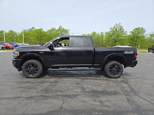 Diamond Black Crystal Pearlcoat 2019 RAM 2500 Laramie Crew Cab 4x4 6'4' Box