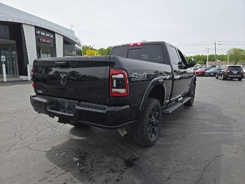 Diamond Black Crystal Pearlcoat 2019 RAM 2500 Laramie Crew Cab 4x4 6'4' Box