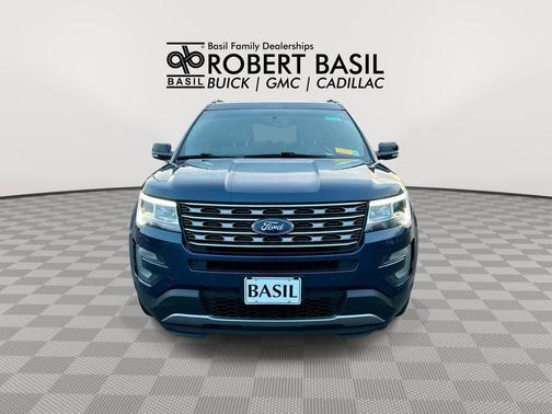 Blue Jeans Metallic 2017 Ford Explorer XLT