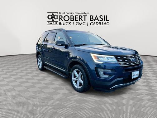 Blue Jeans Metallic 2017 Ford Explorer XLT