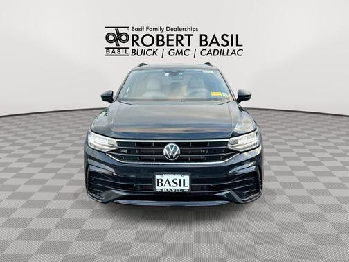 Deep Black 2022 Volkswagen Tiguan 2.0T SE R-Line Black 4MOTION
