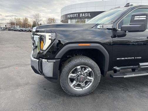2026 GMC Sierra 2500 SLE