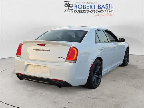 2023 Chrysler 300 C
