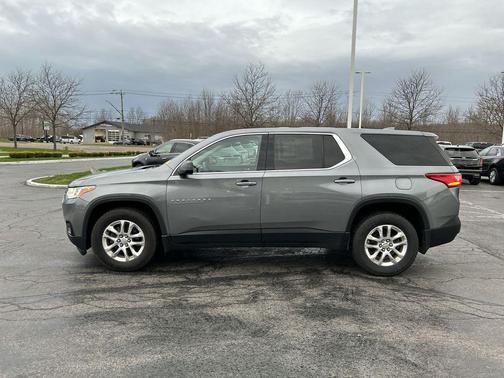 Satin Steel Metallic 2021 Chevrolet Traverse LS