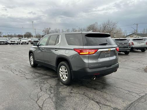Satin Steel Metallic 2021 Chevrolet Traverse LS