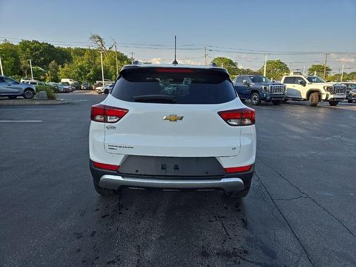 Summit White 2021 Chevrolet Trailblazer LT