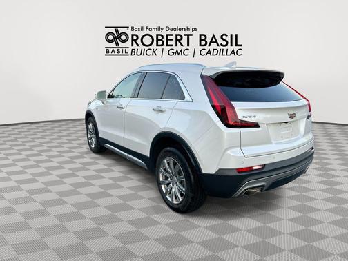Crystal White Tricoat 2020 Cadillac XT4 Premium Luxury
