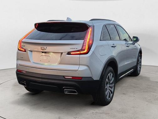 Radiant Silver Metallic 2021 Cadillac XT4 Sport