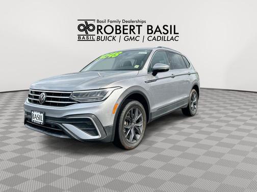 Silver Metallic 2022 Volkswagen Tiguan 2.0T SE 4MOTION