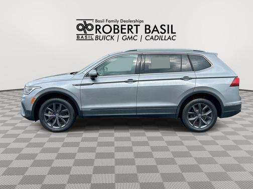 Silver Metallic 2022 Volkswagen Tiguan 2.0T SE 4MOTION