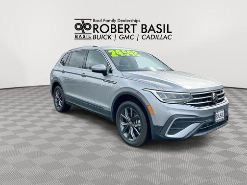 Silver Metallic 2022 Volkswagen Tiguan 2.0T SE 4MOTION