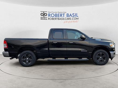 Diamond Black Crystal Pearlcoat 2019 RAM 1500 Big Horn