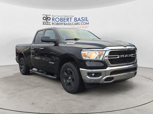 Diamond Black Crystal Pearlcoat 2019 RAM 1500 Big Horn