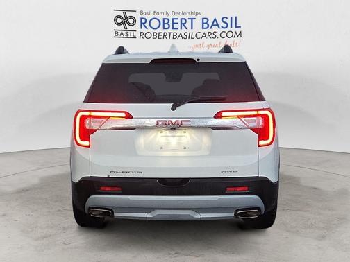 2023 GMC Acadia AWD SLT