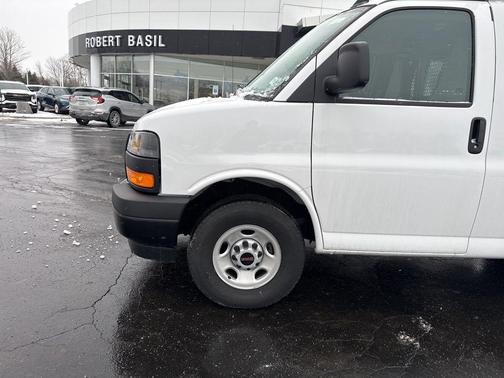 2025 GMC Savana 3500 RWD 3500 Regular Wheelbase Work Van