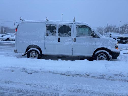 2025 GMC Savana 3500 RWD 3500 Regular Wheelbase Work Van