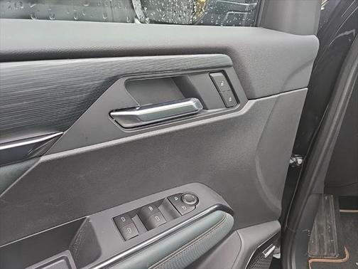 2025 GMC Acadia AWD AT4
