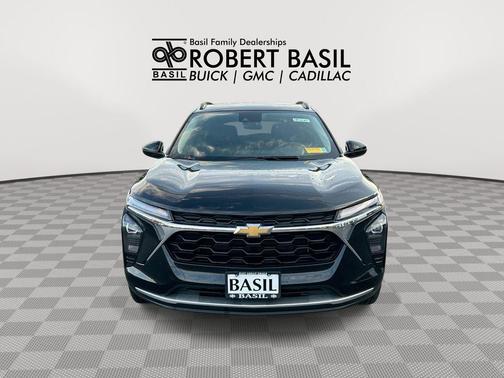 Mosaic Black Metallic 2024 Chevrolet Trax LT