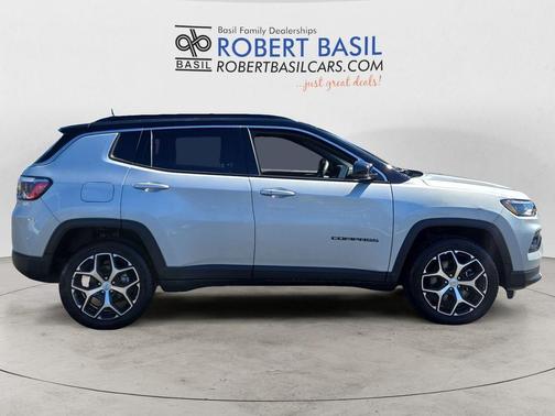 Silver Zynith Metallic Clearcoat 2024 Jeep Compass Limited