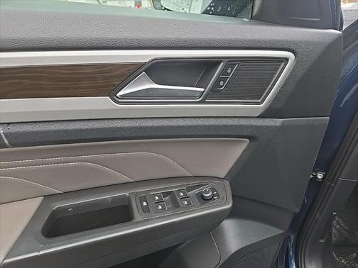 2022 Volkswagen Atlas 3.6L SE w/Technology
