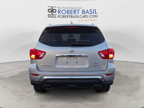 2019 Nissan Pathfinder SL