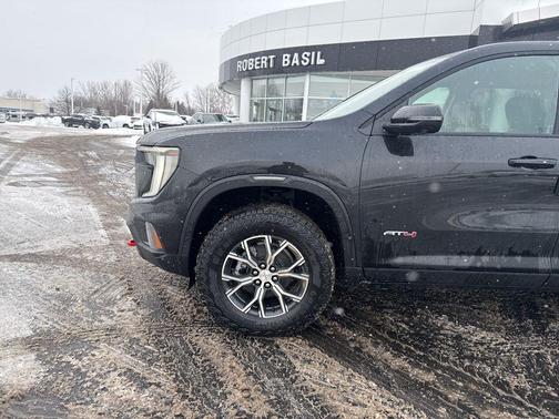 2026 GMC Acadia AT4 AWD