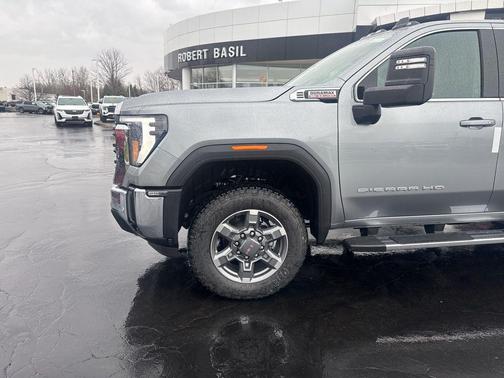 2026 GMC Sierra 2500 SLE