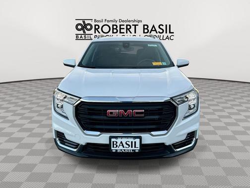 Summit White 2024 GMC Terrain SLE
