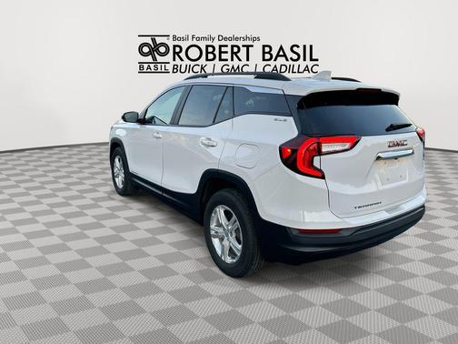 Summit White 2024 GMC Terrain SLE