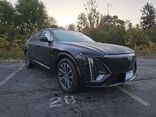 Stellar Black Metallic 2025 Cadillac LYRIQ Sport