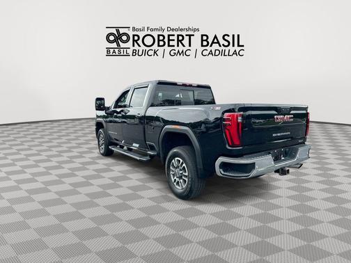 Onyx Black 2024 GMC Sierra 2500 SLT