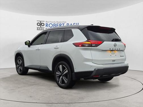 2024 Nissan Rogue SL