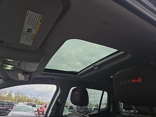 2023 GMC Acadia AWD AT4