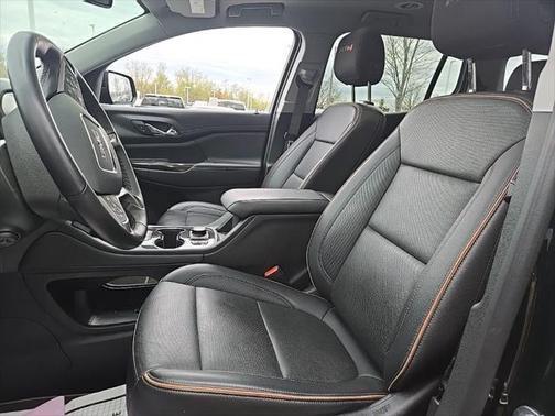 2023 GMC Acadia AWD AT4