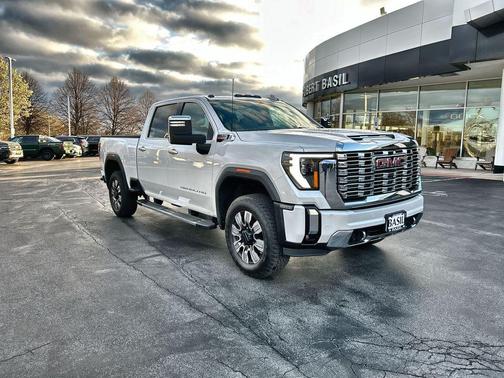 White Frost Tricoat 2024 GMC Sierra 2500 Denali