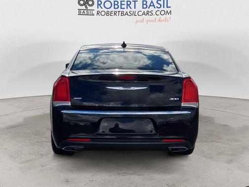 2018 Chrysler 300 Limited